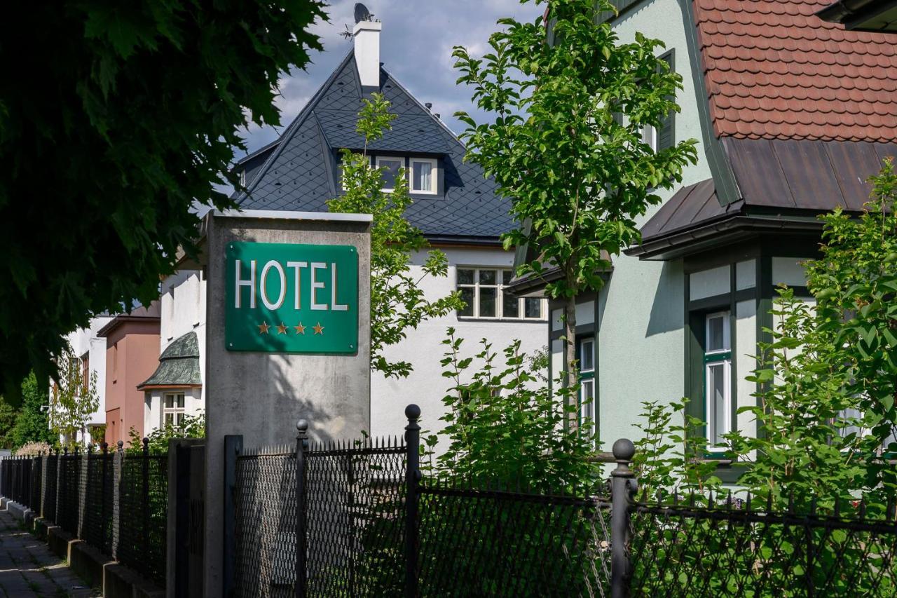 Hotel Zelená Marina Vrchlabí Esterno foto
